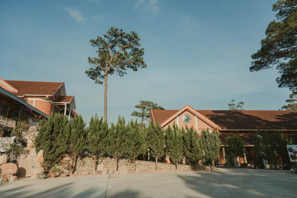 Chỗ để xe trong sân